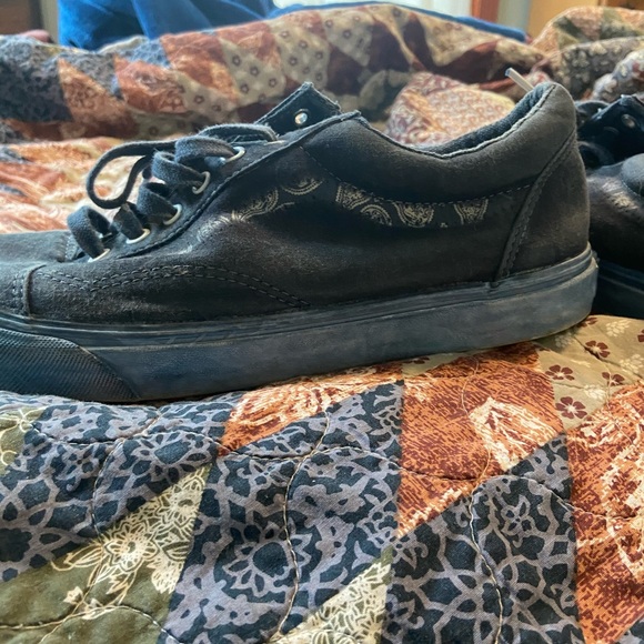 Vans - Picture 4 of 5
